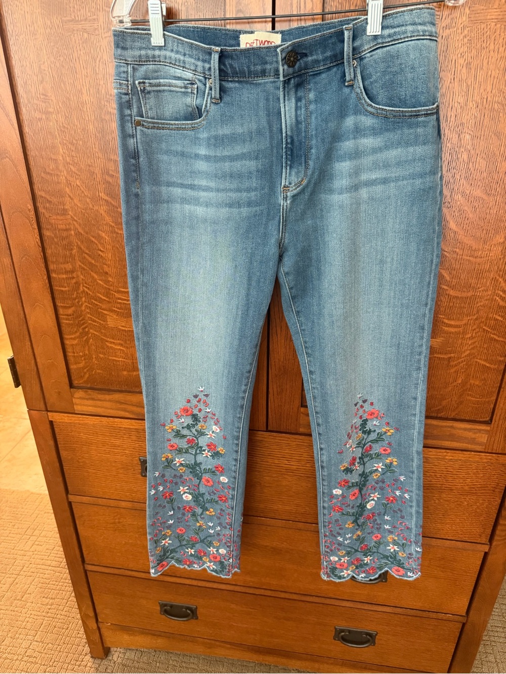 DRIFTWOOD Candace Light Blue Cropped Jeans with Floral Embroidery